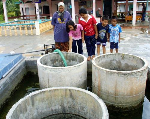 KOLAM AIR PANAS