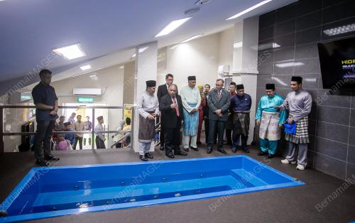 DATUK SERI SAARANI MOHAMAD