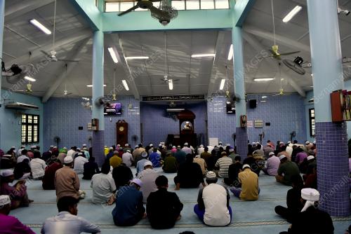 USTAZ MOHAMAD FITRI ADNAN