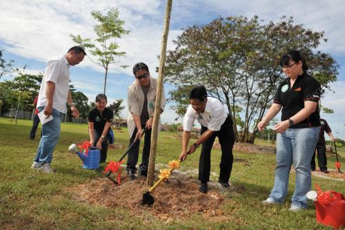 DATUK ROSHIDI HASHIM