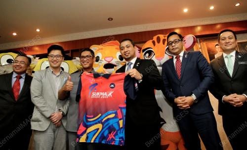 DATUK SERI AHMAD FAIZAL AZUMU