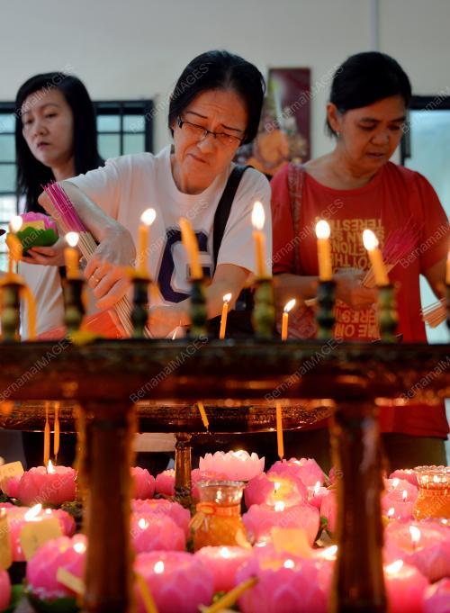 PK02_10052017_WESAK