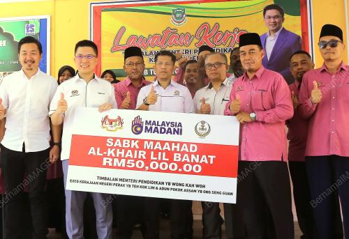 YANG BERHORMAT WONG KAH WOH