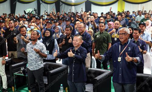 DATUK CHAN FOONG HIN
