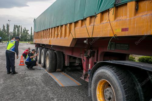 JABATAN PENGANGKUTAN JALAN (JPJ)