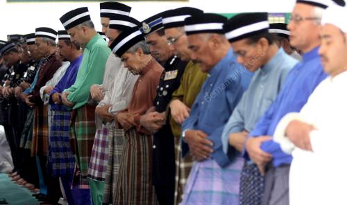 PK02_11072014_SULTAN_SOLAT