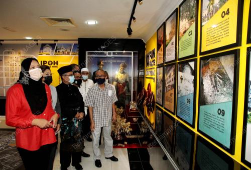 DATUK NOLEE ASHILIN MOHAMMED RADZIt