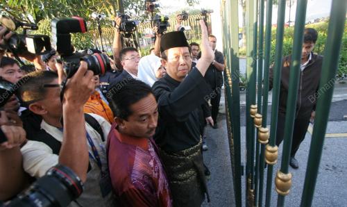 MOHAMAD NIZAR JAMALUDDIN