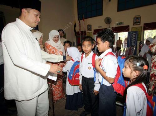 MOHAMED NAZRI ABDUL AZIZ