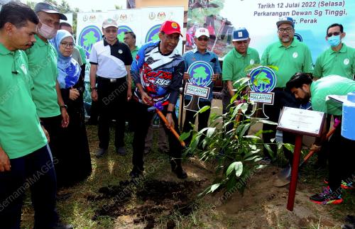 DATUK SERI TAKIYUDDIN HASSAN
