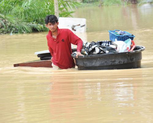PK02_13042012_BANJIR