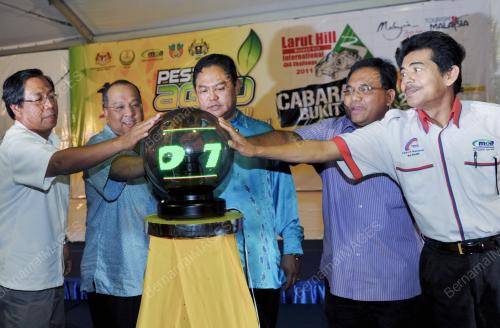 DATUK SERI NOH OMAR