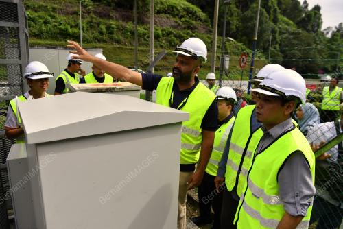 EXCO AZLAN HELMI
