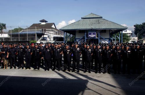 DATUK MIOR FARIDALATHRASH WAHID