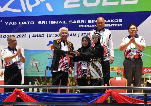 DATUK SERI ISMAIL SABRI YAAKOB