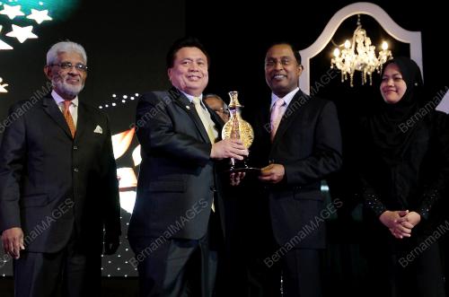 PK02_14112015_AWARD