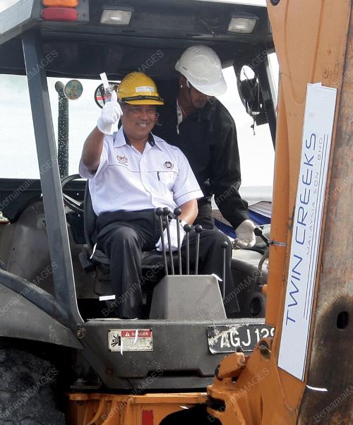 MUHYIDDIN MOHD YASSIN
