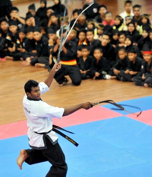 PK02_15042012_SILAT