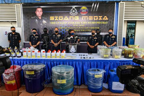 DATUK AYOB KHAN MYDIN PITCHAY