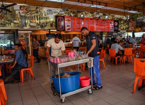 TINJAUAN PENGOPERASIAN KEDAI MAKAN 24 JAM