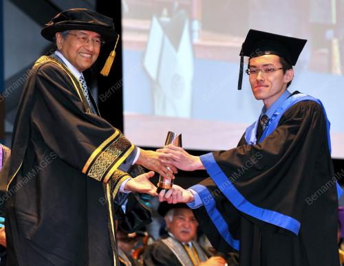 TUN DR MAHATHIR MOHAMAD