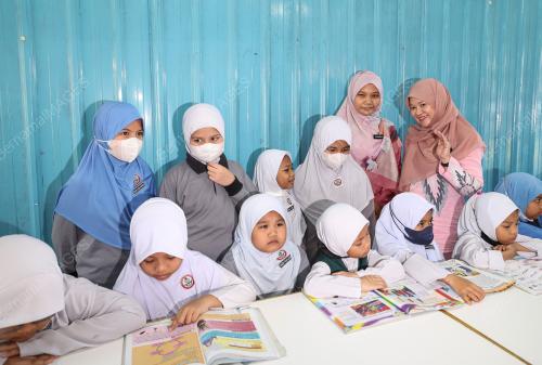 FADHLINA SIDEK