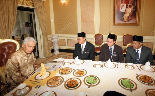 SULTAN AZLAN SHAH
