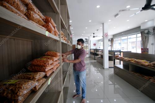 JUALAN KACANG PUTEH MEROSOT PENANGAN COVID-19