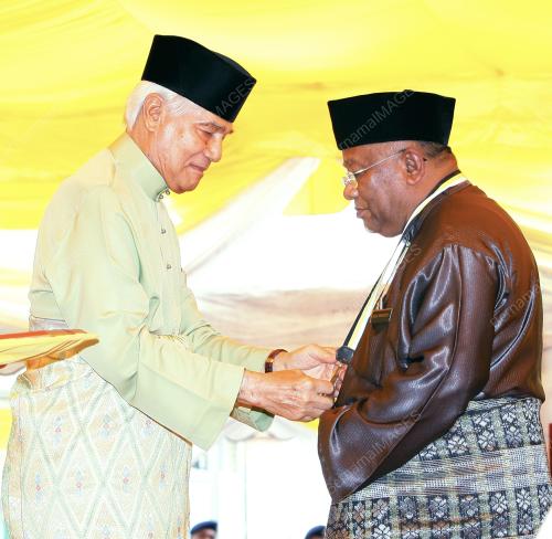 SULTAN AZLAN SHAH