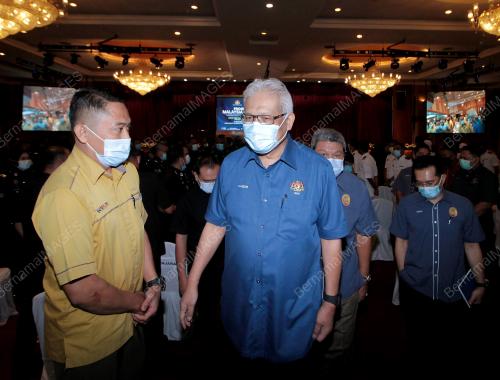 DATUK SERI HAMZAH ZAINUDIN