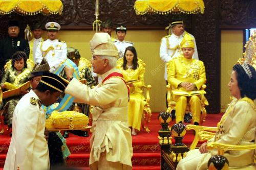 SULTAN AZLAN SHAH