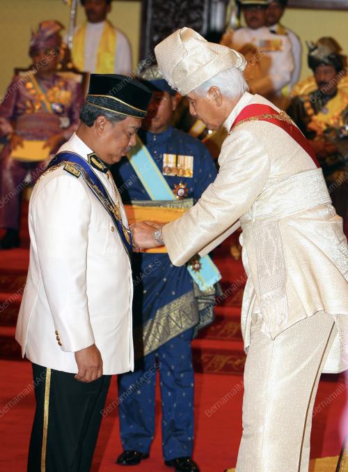 SULTAN AZLAN SHAH