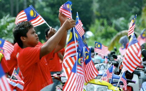 PK02_19072012_BENDERA