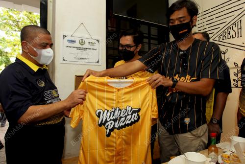DATUK SAARANI MOHAMAD