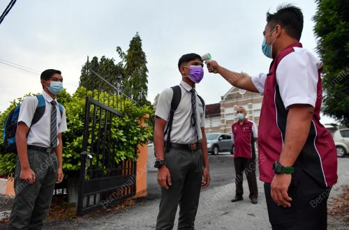 TINJAUAN PELAJAR SPM HADIR KE SEKOLAH
