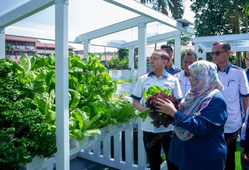 TAN SRI MOHD ANNUAR ZAINI