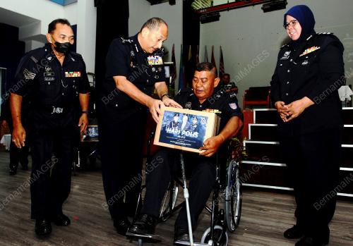 DATUK MIOR FARIDALATHRASH WAHID