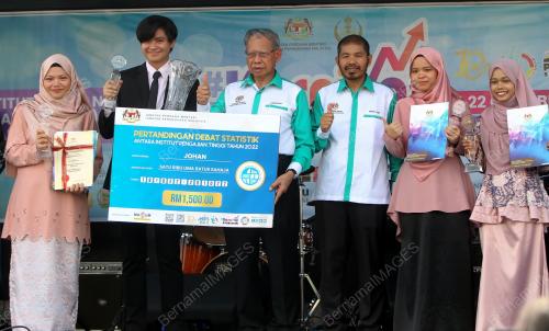 DATUK SERI MUSTAPA MOHAMED