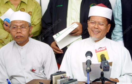AHMAD AWANG