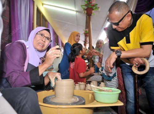 PK02_21052017_NAZRI_AZIZ_BN201705204423