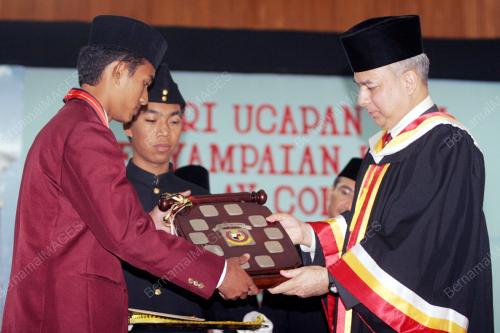 RAJA DR NAZRIN SHAH