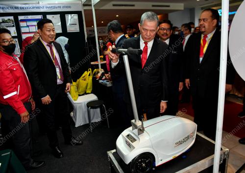 DATUK SERI FADILLAH YUSOF