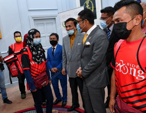 DATUK SERI AHMAD FAIZAL AZUMU