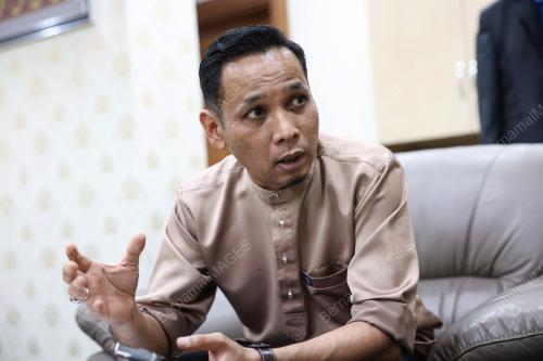 MOHD AZLAN HELMI