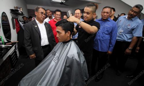 PK02_23022016_SI_BARBER