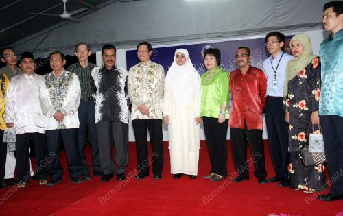 MOHD NIZAR JAMALUDDIN