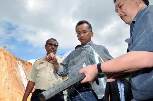 PK02_23102012_MENTERI_JKR
