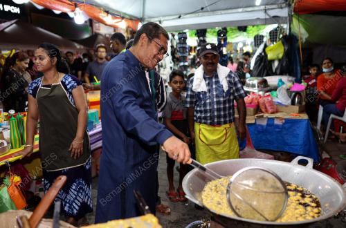 DATUK SERI AHMAD FAIZAL AZUMU