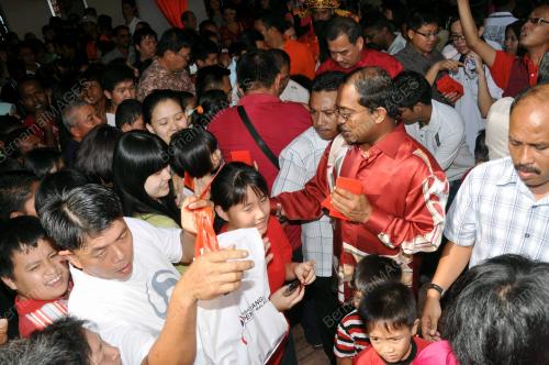 PK02_24012012_ZAMBRY_TAHUN_BARU