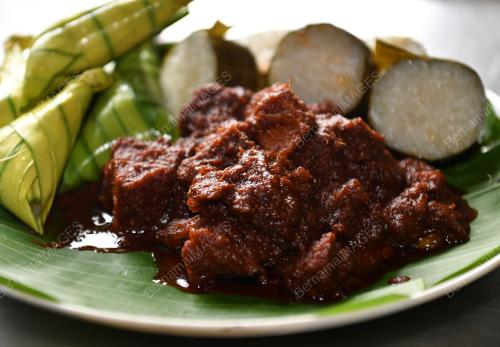 RENDANG TOK DI WAKTU PANDEMIK MASIH MENDAPAT SAMBUTAN
